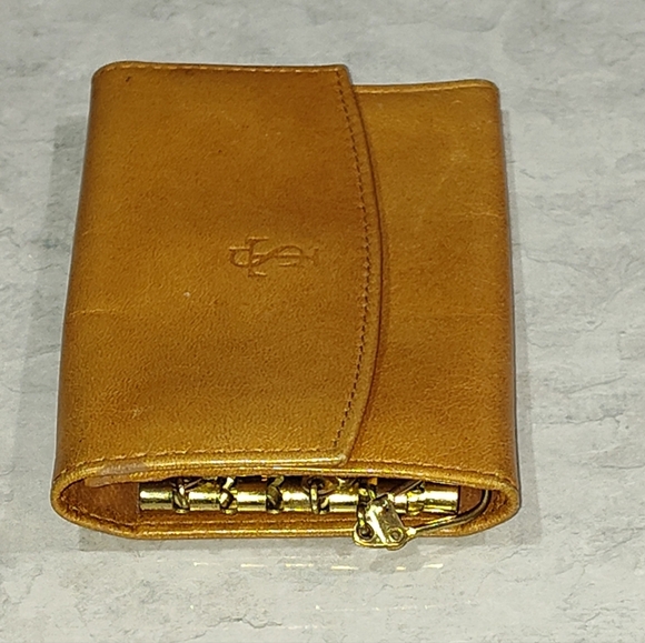 EUC VINTAGE ST. THOMAS LAMBSKIN 6 KEY HOLDER / WALLET WITH LOCKING KEY CLIPS - Picture 7 of 9